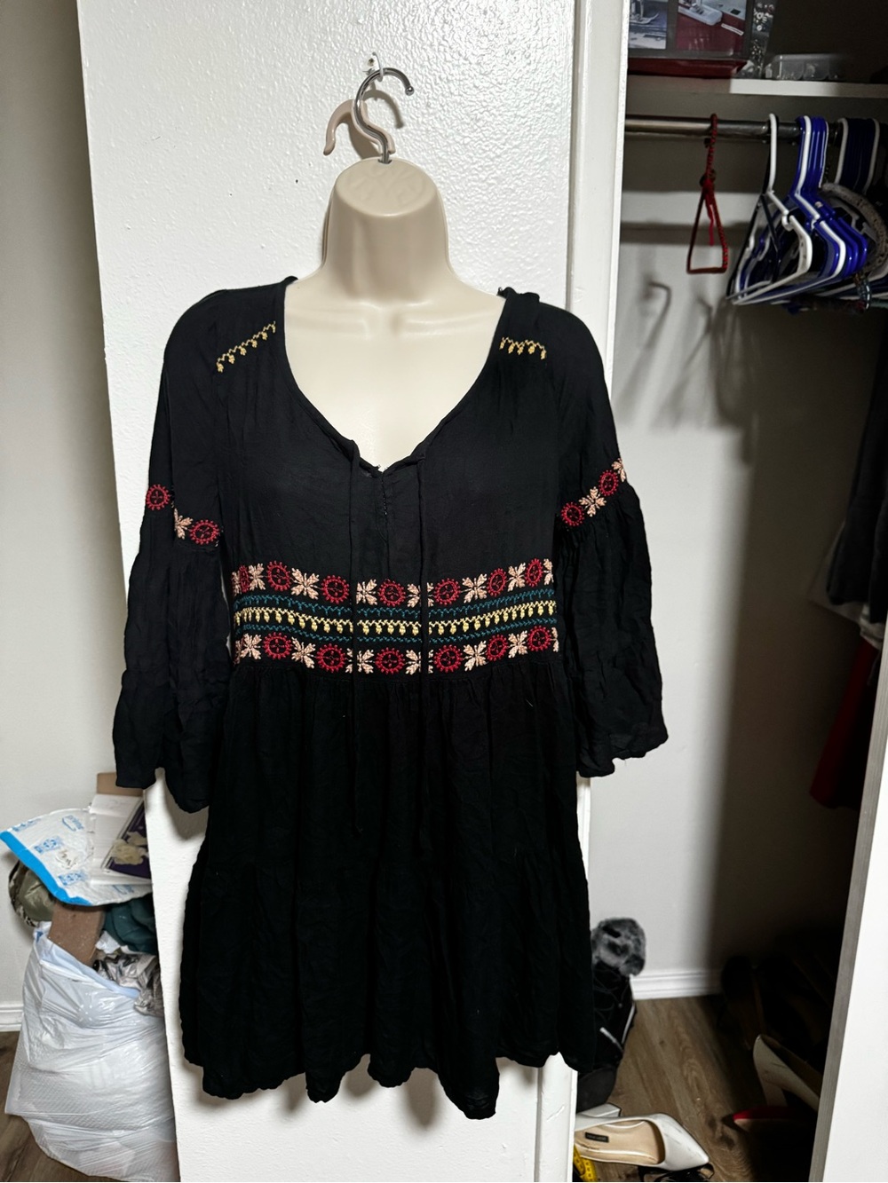 AMERICAN EAGLE Black Embroidered Mini Dress - Picture 3 of 4